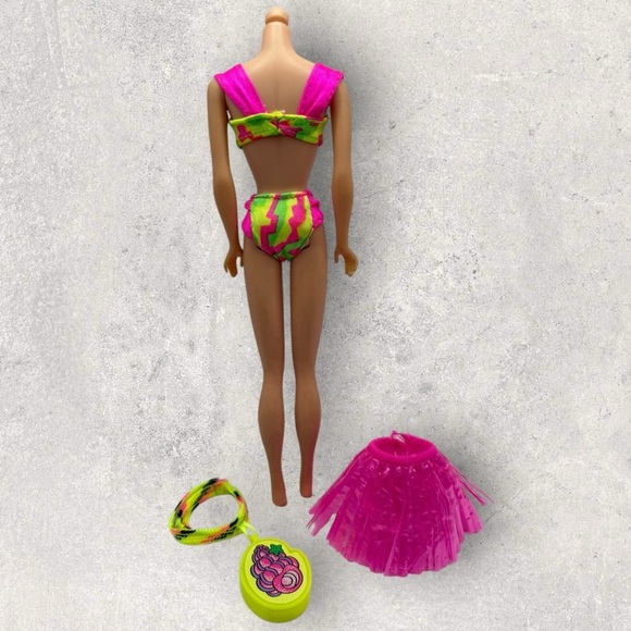 Vintage 1990 Hawaiian Fun Barbie #5940 Outfit Swimsuit Hula Skirt Bracelet Brush - Picture 4 of 11